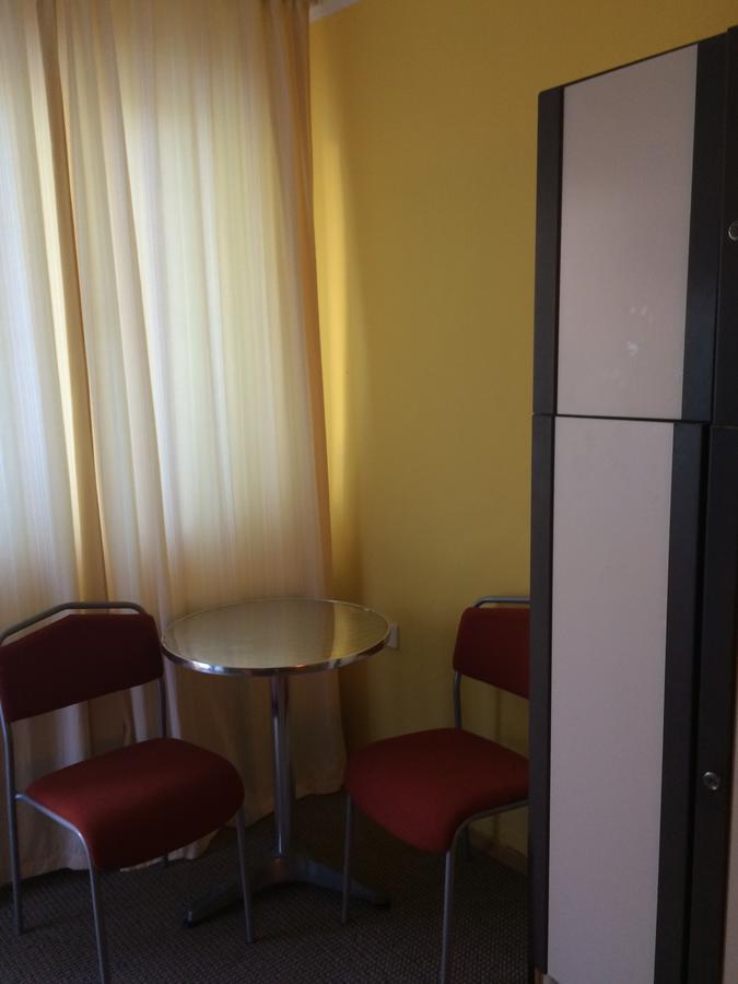 Hotel Fasor Vendeghaz Balatonszárszó Exterior foto
