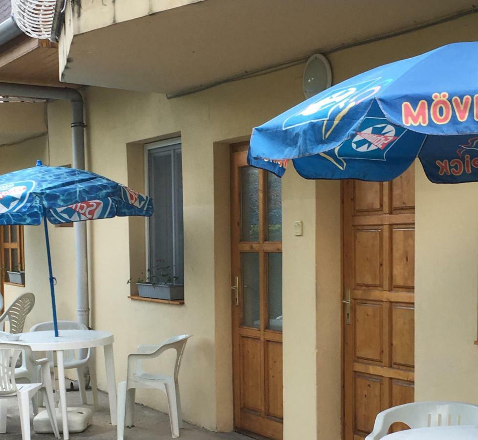 Hotel Fasor Vendeghaz Balatonszárszó Exterior foto